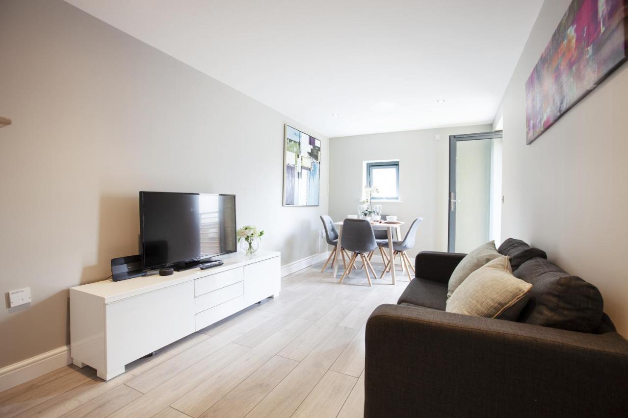 Urban Living'S - The Wesley Beautiful City Centre Apartment With Balcony Oxford Buitenkant foto