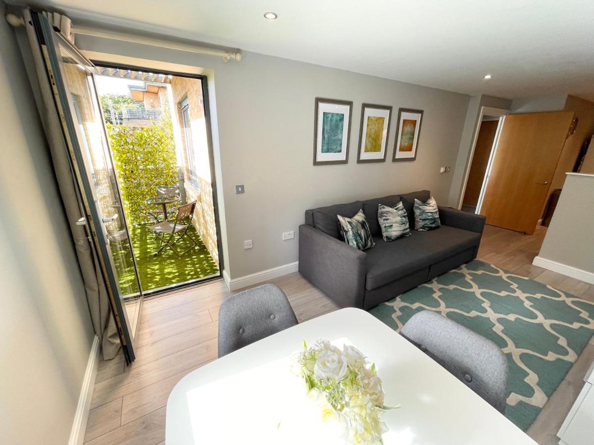 Urban Living'S - The Wesley Beautiful City Centre Apartment With Balcony Oxford Buitenkant foto